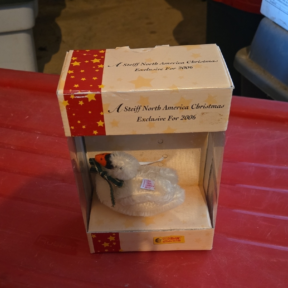 Steiff Christmas Swan Ornament - Picture 9 of 9